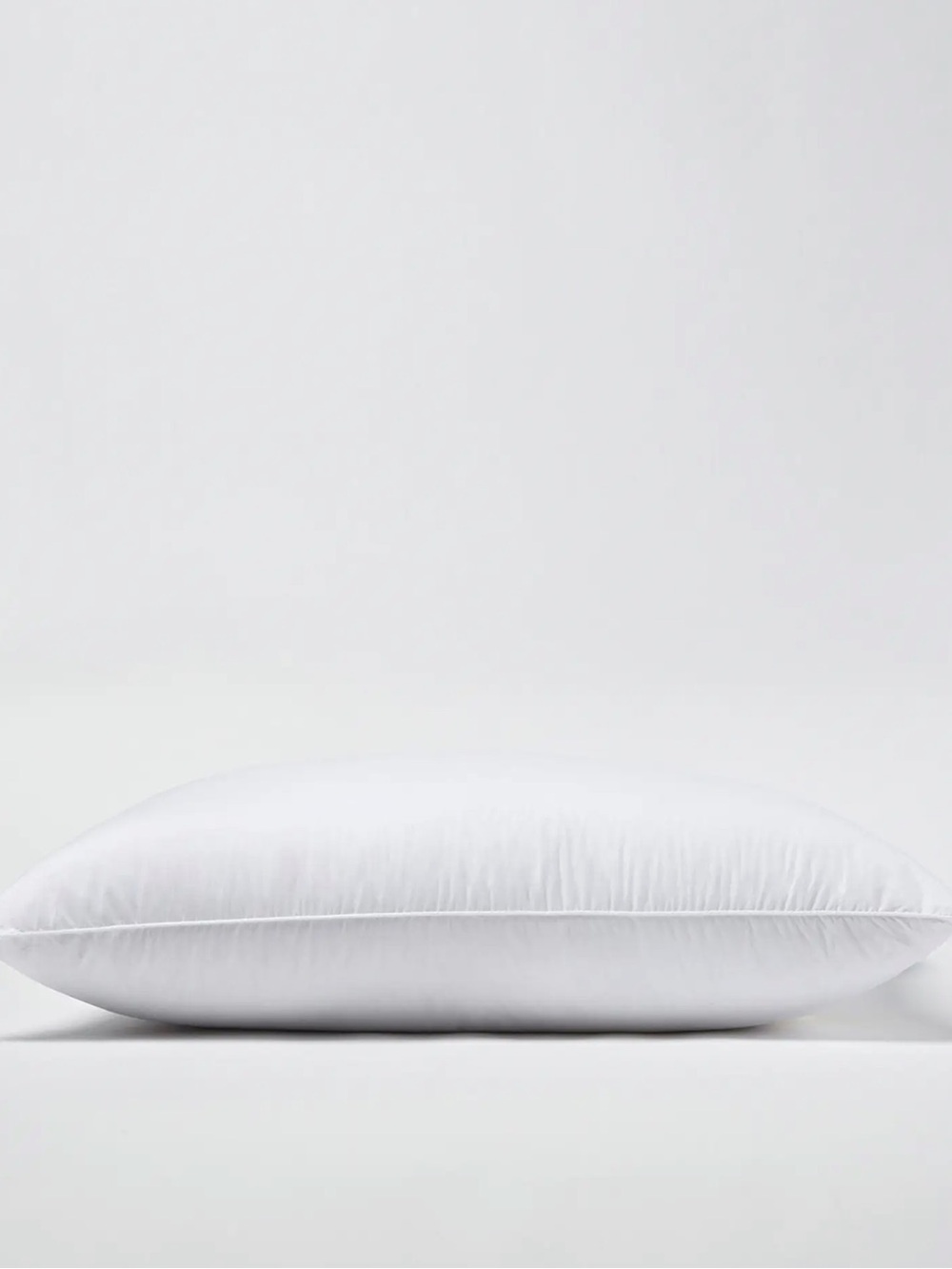 NWT Quince Premium Duck Down Pillow Standard Firm 9930